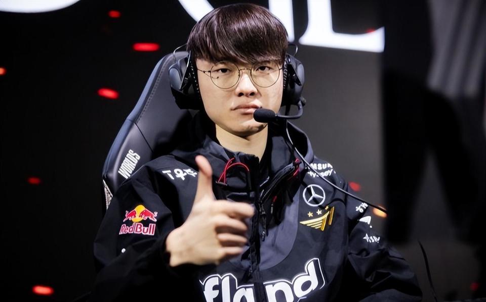 NAVI, Team Spirit , G2 和 FaZe 在 IEM Katowice 2025 之后领先年度俱乐部激励